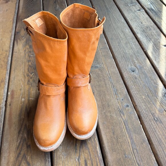 Frye Veronica Short Slouchy Boot in Distressed Camel Leather - Women's 8.5B - Picture 12 of 14